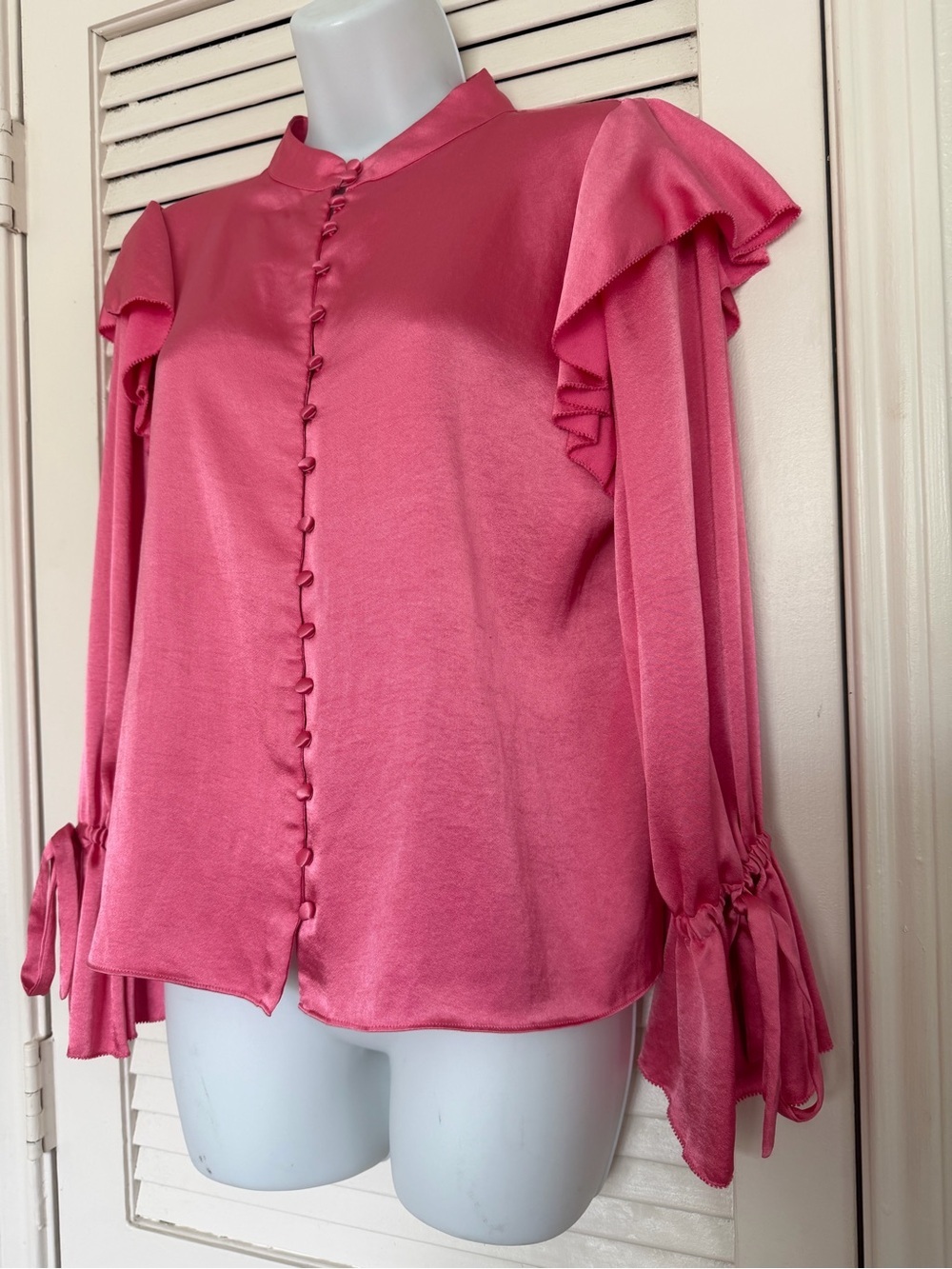 Alice + Olivia Brayden Ruffle Detail Satin Blouse Pink M Ruffle Sleeve Tie Cuff - Picture 7 of 10
